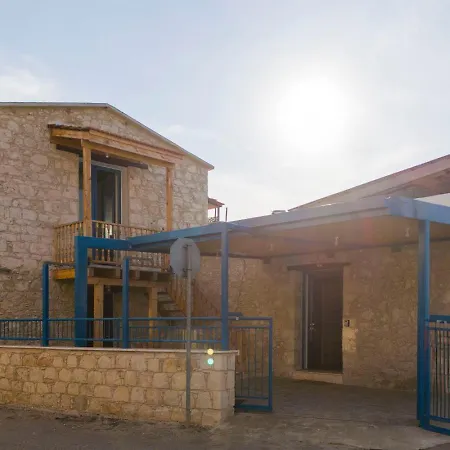 Appartamento Peristerona, The Orchard Loft, Secluded Balcony Near Polis And Paphos