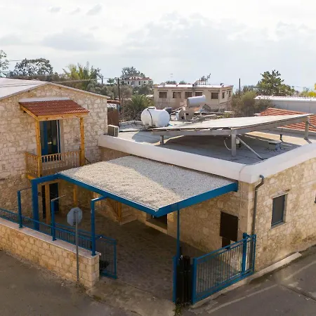 Peristerona, The Orchard Loft, Secluded Balcony Near Polis And Paphos Appartamento *