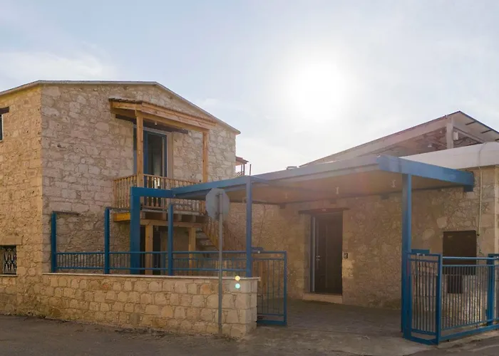 Apartament Peristerona, The Orchard Loft, Secluded Balcony Near Polis And Paphos