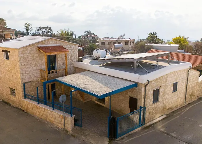 Peristerona, The Orchard Loft, Secluded Balcony Near Polis And Paphos Apartament *